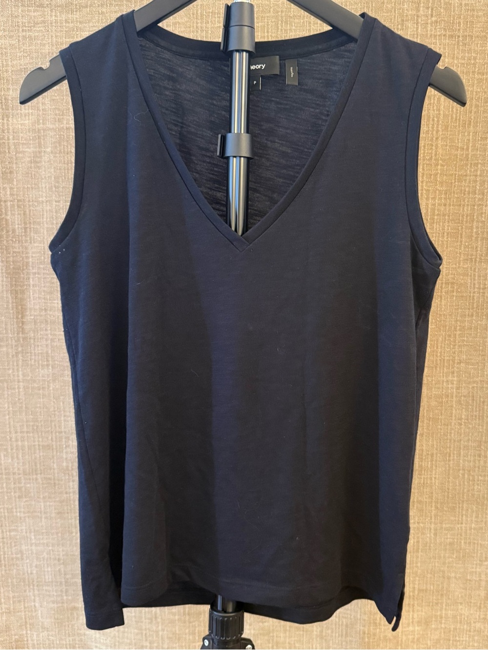 Theory Laza V Tank in Atmos Light - Navy